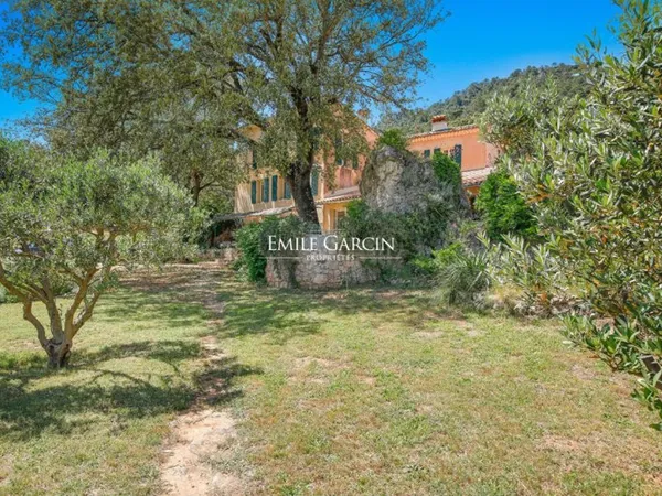 Domaine viticole à louer dans le Var, au coeur de la Provence Verte