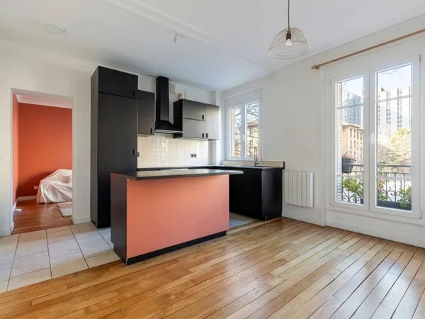 Appartement 4 pièces refait à neuf - Proche métro Porte de Saint-Ouen