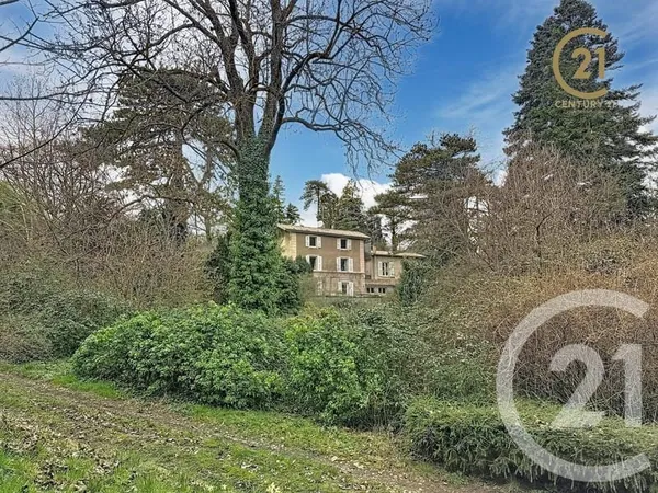 Maison 8 pièces 246 m²