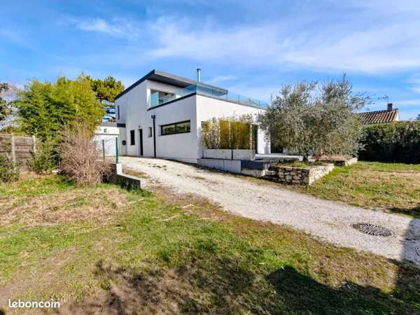 Villa 5 pieces 4 chambres (130 m²) - Quartier des Alexis