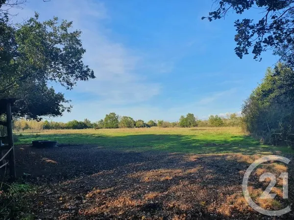 Terrain 104684 m²