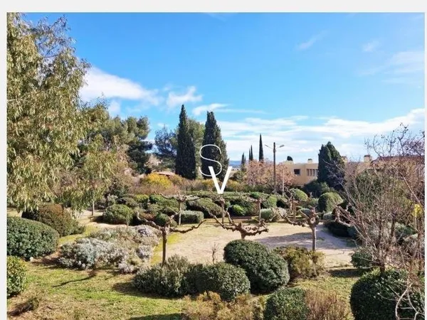 Nue propriété - Appartement T2 de 49 m2 avec terrasse et garage fermé - Monsieur 83 ans