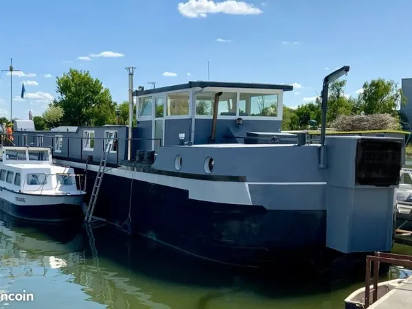 Péniche 6 pièces 144 m²
