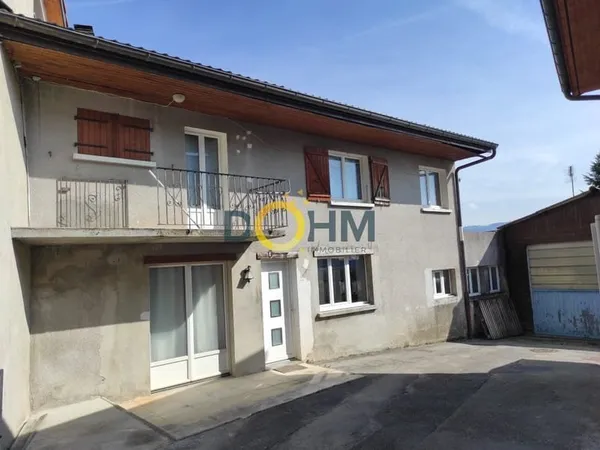 Au calme, vue village campagne et montagnes, Maison de vill
