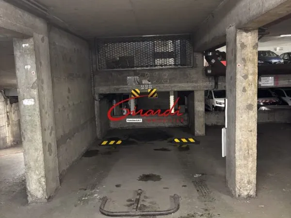 MULHOUSE CENTRE AVENUE KENNEDY UNE PLACE DE PARKING EN SOUTE