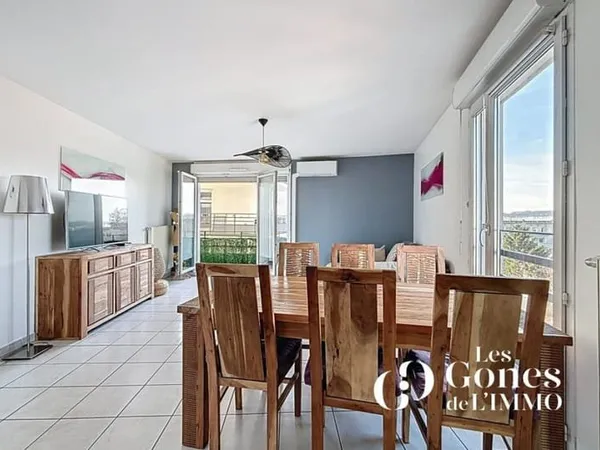 Villeurbanne T4 lumineux 3 chambres avec balcon et climati