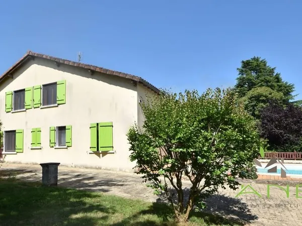 Maison en pierre à 8 chambres au calme - avec piscine à Saint-