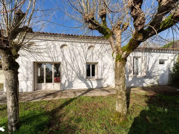 Maison en pierre de 3 pièces principales