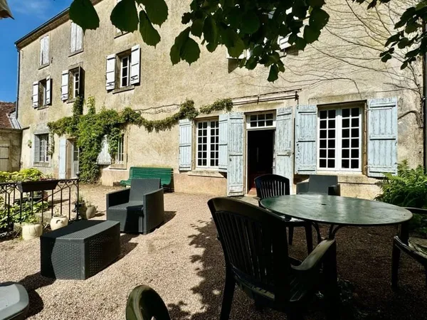 Villa 7 pièces 270 m²