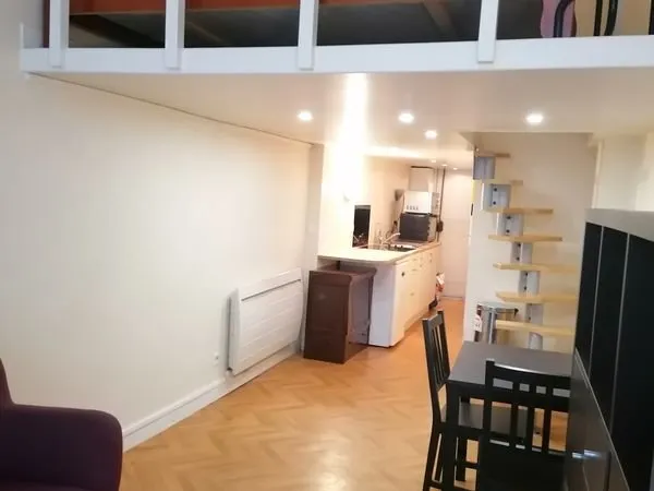 Loft F1 avec mezzanine 200 mètres du canal de l'Ourcq - 18,70 m² Carrez / 31,15 m² au sol
