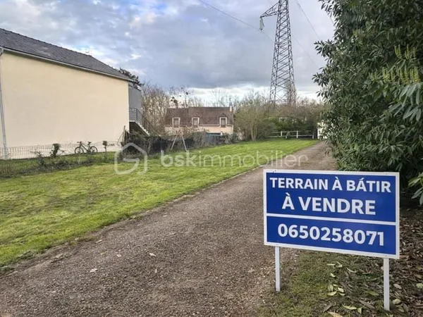 Terrain constructible de 530 m² - Chalifert