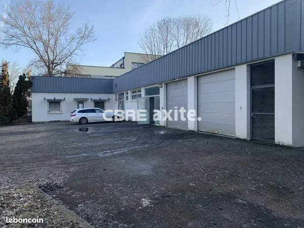 LOCAL D'ACTIVITE 351 m² CRAN GEVRIER