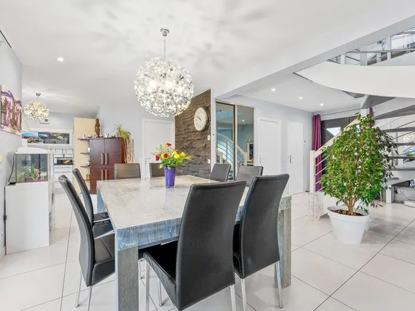 Maison à vendre 7 pièces SEGNY (01)