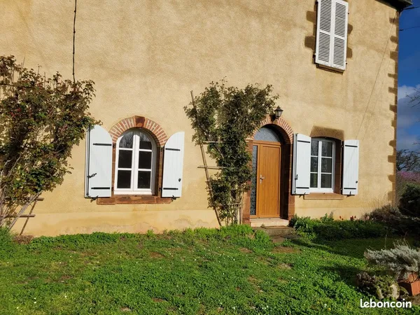 Appartement au rdc dans une maison avec jardin