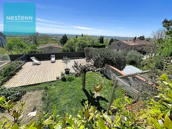 Maison de village rénovée, 196m², 5 chambres, jardin vue Pyrénées et garage, 5 min Villefranche de L