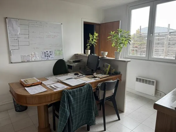 Local d’activité et entrepôt Location Rochecorbon  400m² 2000€