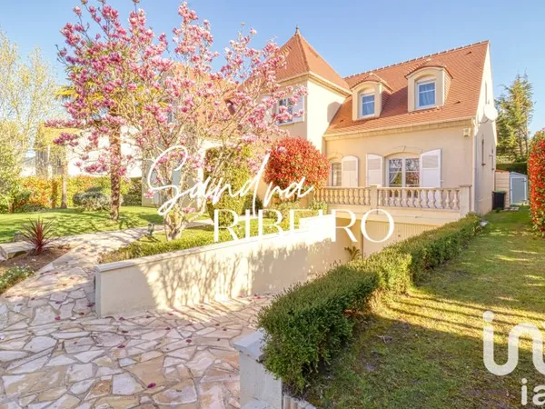 Maison 8 pièces 220 m²