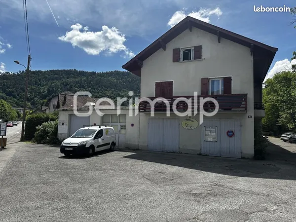 Local industriel 55 m²