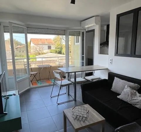 Studio meublé avec balcon