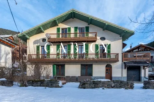Maison 7 pièces 455 m²