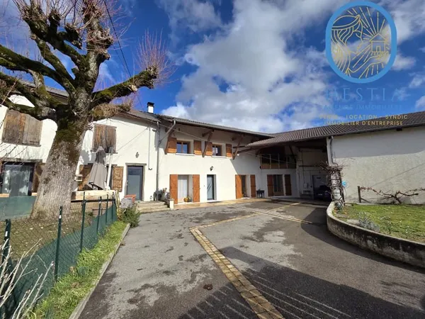 Maison 150 m2 et T2 indépendant 46m2