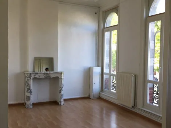T3 80m2 au pied du tram