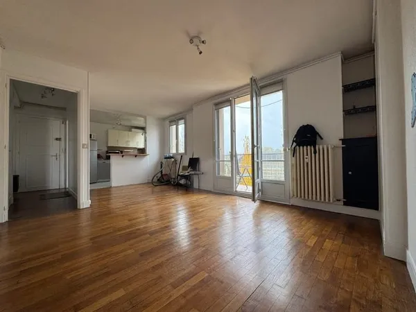 Appartement de 58,68 m2 SH avec 1 cave au 4 ème étage à Charleville