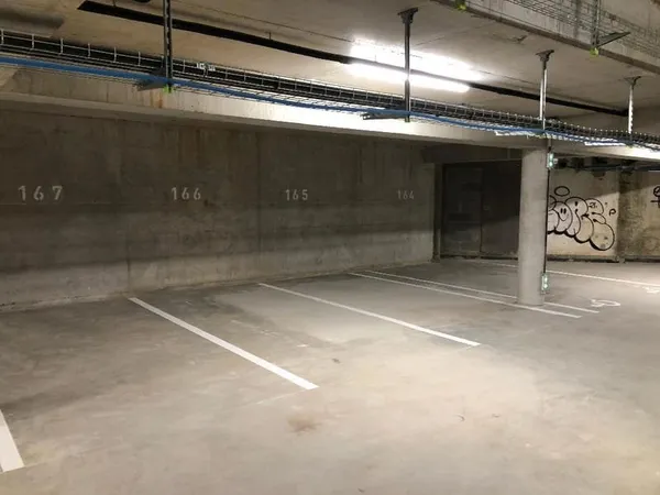 Parking NANTES Saint-Donatien - 11.5 m2 73 Euros