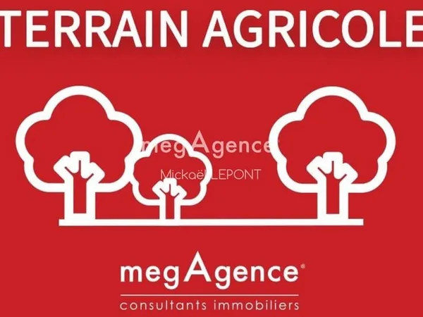 Bâtiment agricole avec terrain (15 hectares)