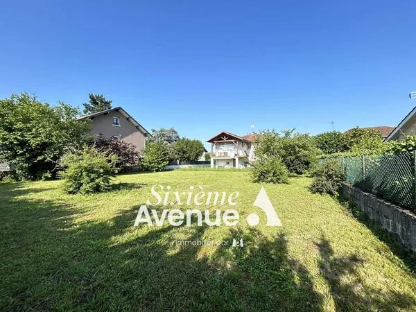 Terrain 569 m²