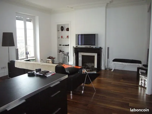 Particulier loue T3 84m² haussmannien