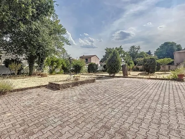 Terrain 629 m²