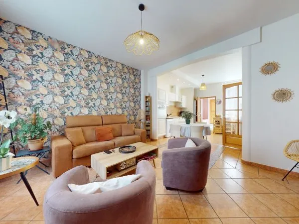 A VENDRE - SECTEUR LUTON - CHARMANTE MAISON AVEC COUR ET 4 CHAMB