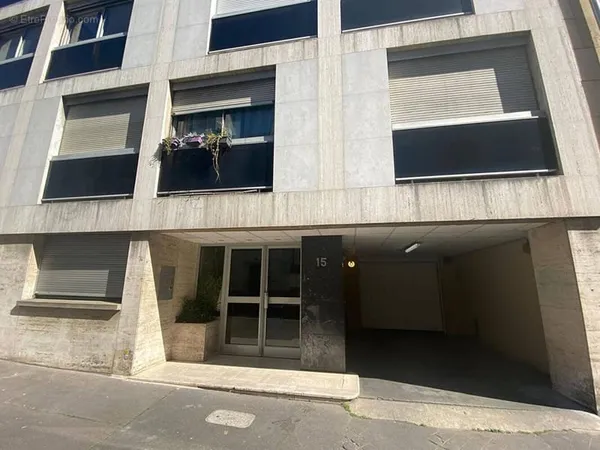 Parking 9 m²