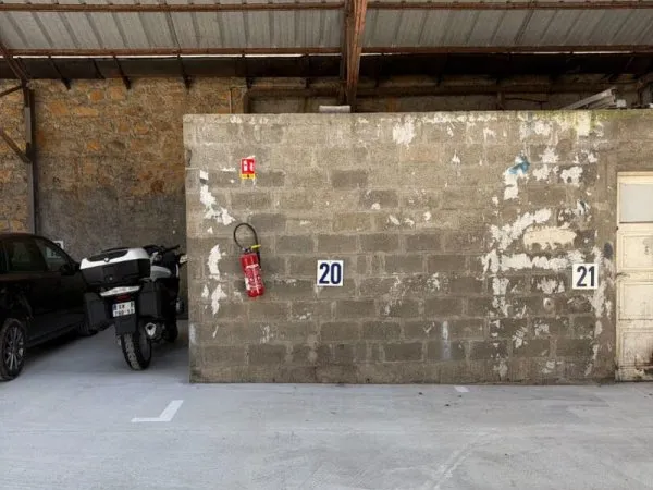 PLACE DE PARKING TRIANGLE D'OR - RUE TRAVERSE