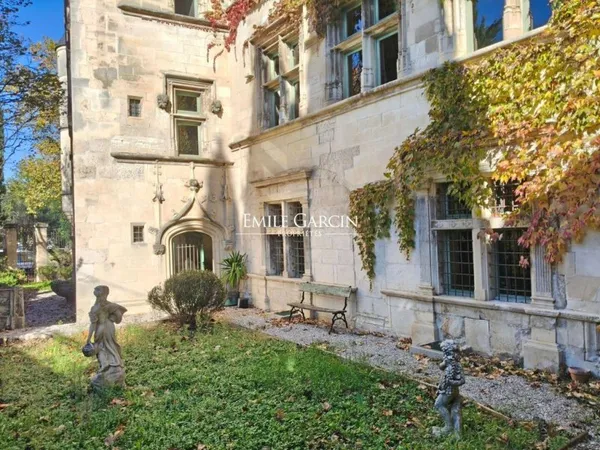 Hôtel 8 pièces 590 m²