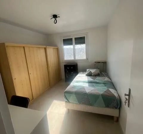 Chambre à louer en colocation étudiant ou jeune travailleur ( 18-24 ans)