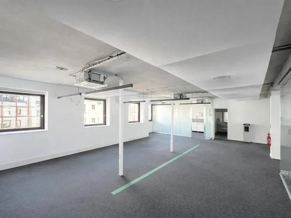 Bureaux 176 m²