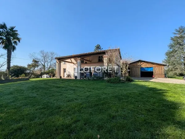 Maison Montvalen 6 pièce(s) 239 m2