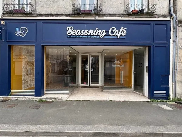 ROCHEFORT - LOCAL COMMERCIAL 150 m2 + réserve
