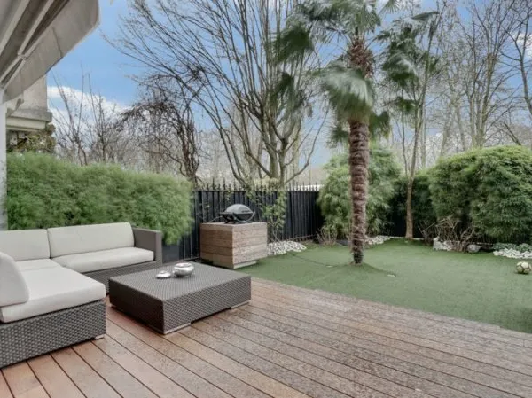 ST PAUL DE VARCES T4 DE 81M2 DONNANT SUR TERRASSE DE 15M2 ET JARDIN DE 65M2