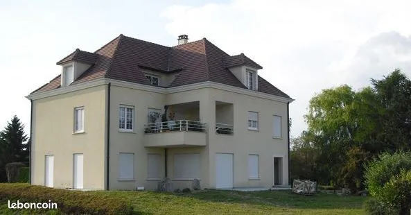 LOCATION SUPERBE F3 Duplex sous combles avec terrasse