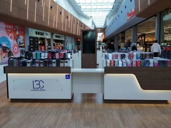Parts sociales de vente d'accessoires et tablettes (téléphonie )