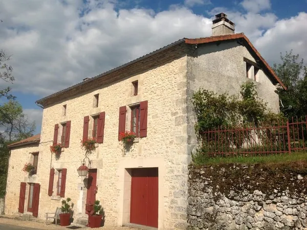 Maison de Maître en pierre avec piscine