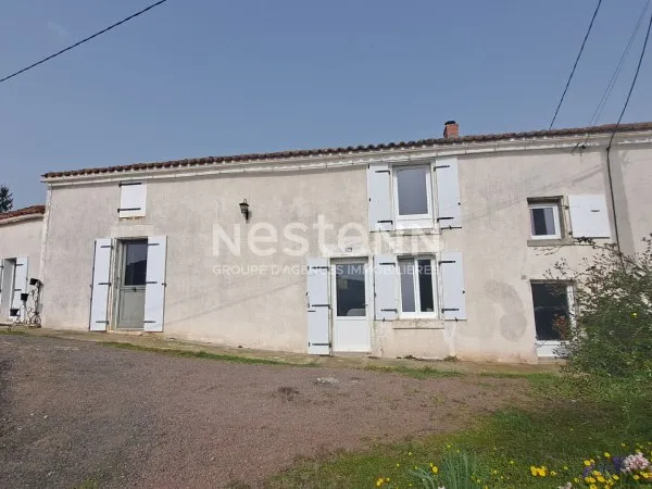 Maison en pierre en cours de rénovation. Fort potentiel de plus de 120 m² habitable ! Campagne proch