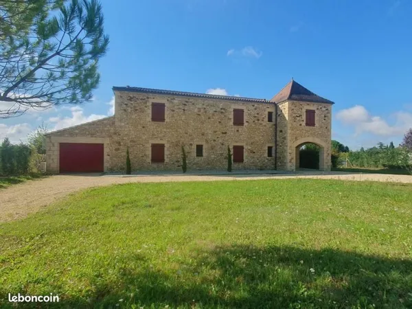 Maison 7 pièces 240 m²