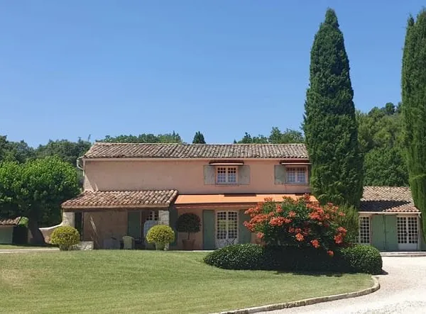 Maison 5 pièces 336 m²