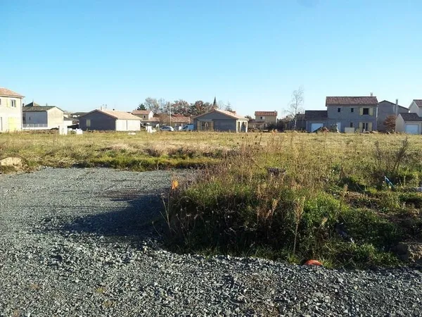 Opportunité terrain proche centre Lalande de Fronsac