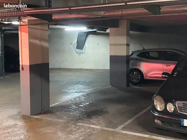Place de Parking - La Défense (Michelet)
