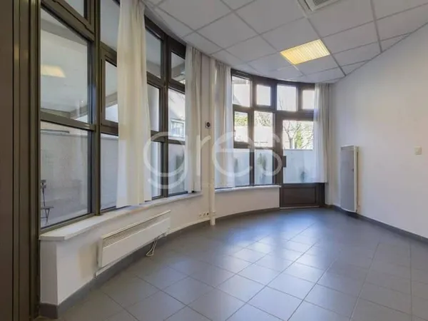 Local commercial 229 m²